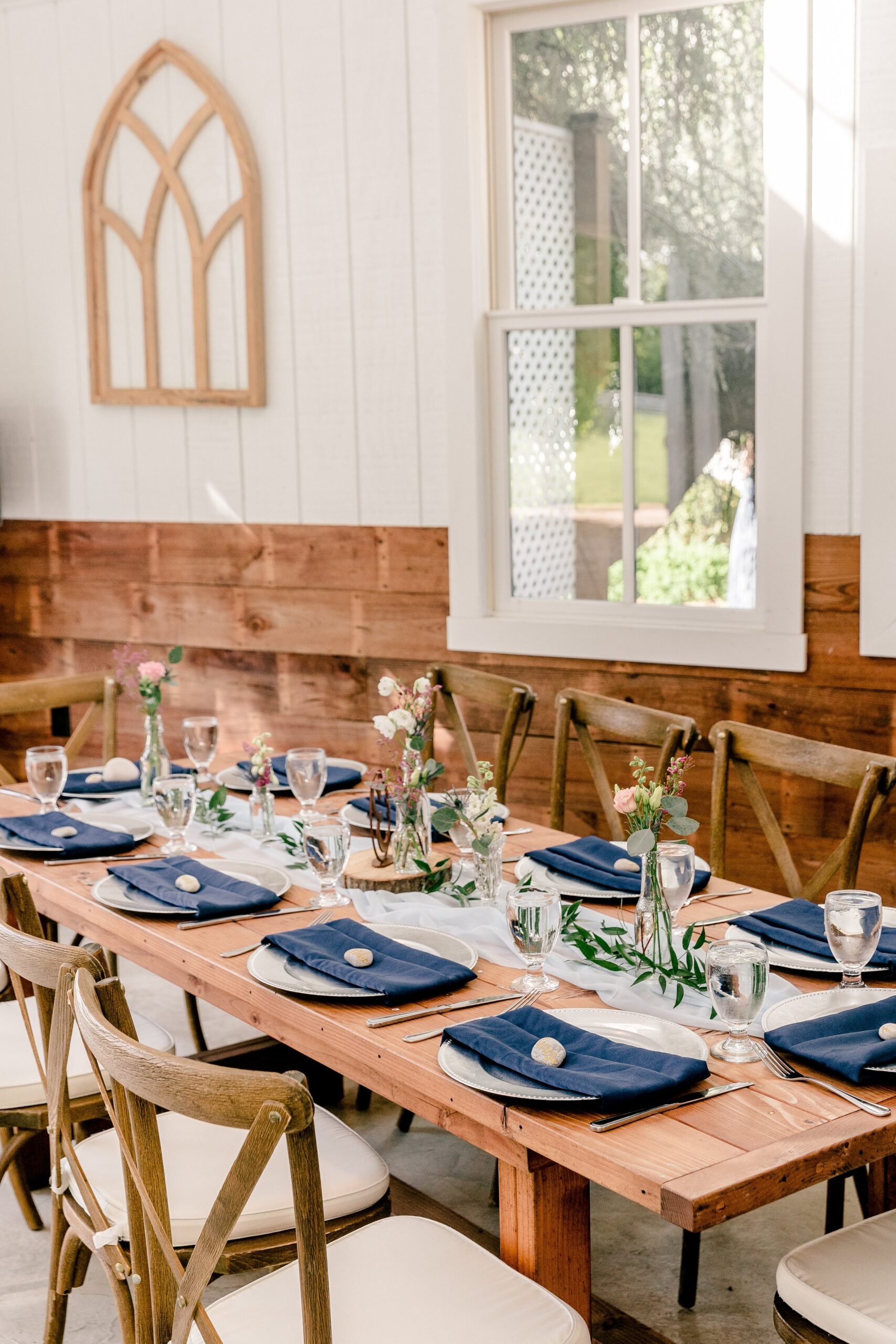 A rustic wedding reception at one of the best wedding venues in Northern Virginia