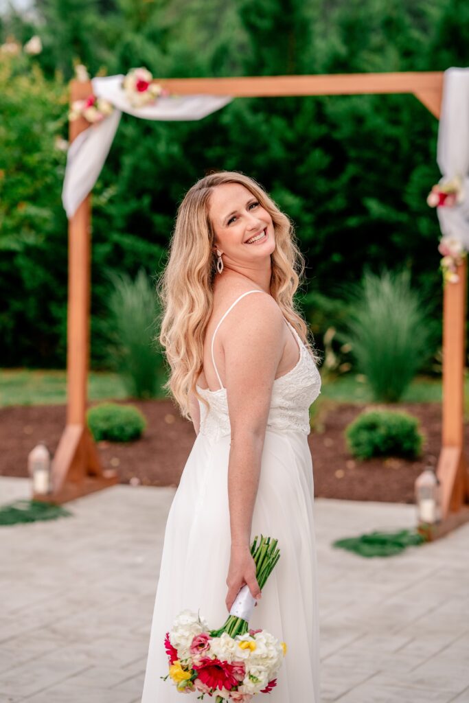 A classic bridal portrait for an outdoor wedding in Northern Virginia